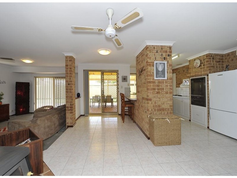 68 Oakmont Avenue, Meadow Springs WA 6210