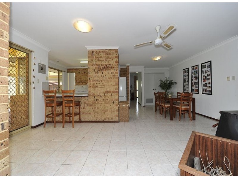 68 Oakmont Avenue, Meadow Springs WA 6210