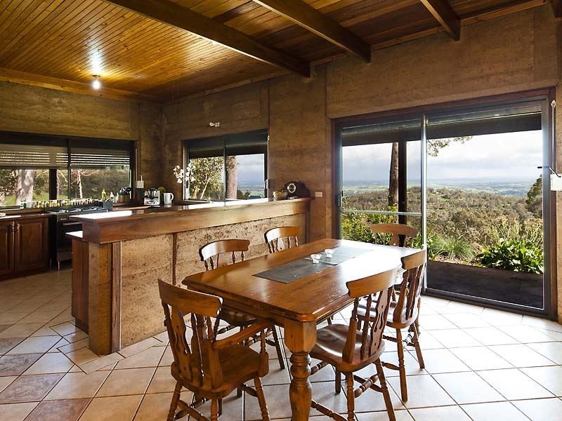 14 Leavy Road, Waroona WA 6215