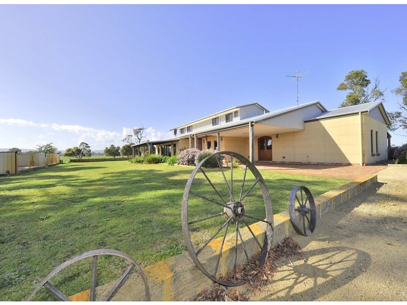 54 Avoca Retreat, North Dandalup WA 6207