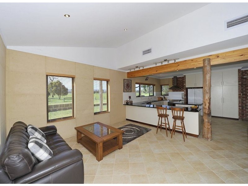 54 Avoca Retreat, North Dandalup WA 6207