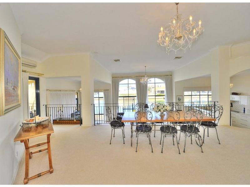 29 Eunamara Retreat, Halls Head WA 6210