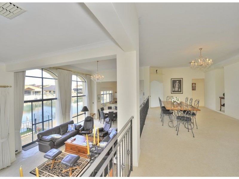 29 Eunamara Retreat, Halls Head WA 6210