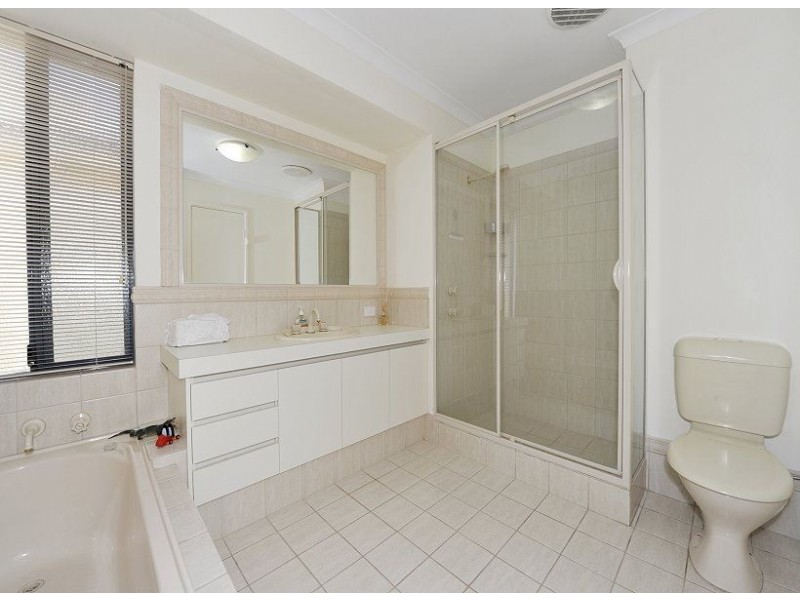 29 Eunamara Retreat, Halls Head WA 6210