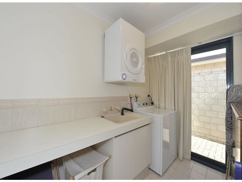 29 Eunamara Retreat, Halls Head WA 6210