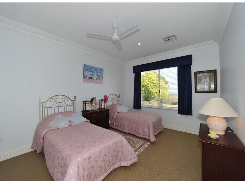 14 Ronsard Drive, San Remo WA 6210