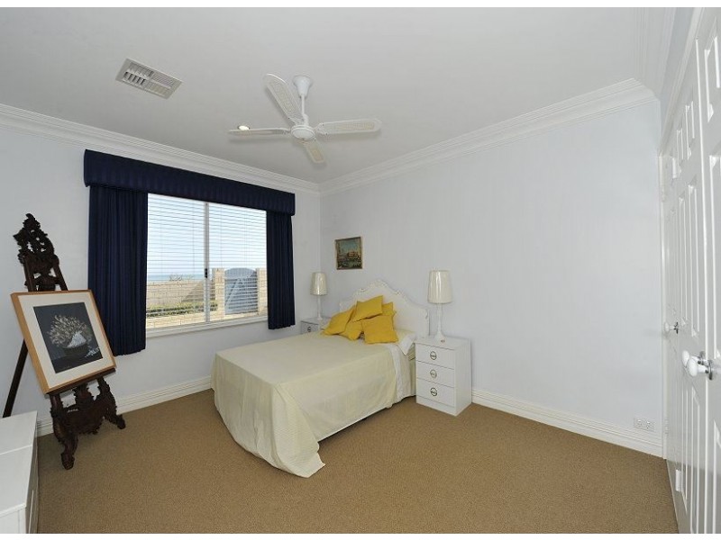 14 Ronsard Drive, San Remo WA 6210