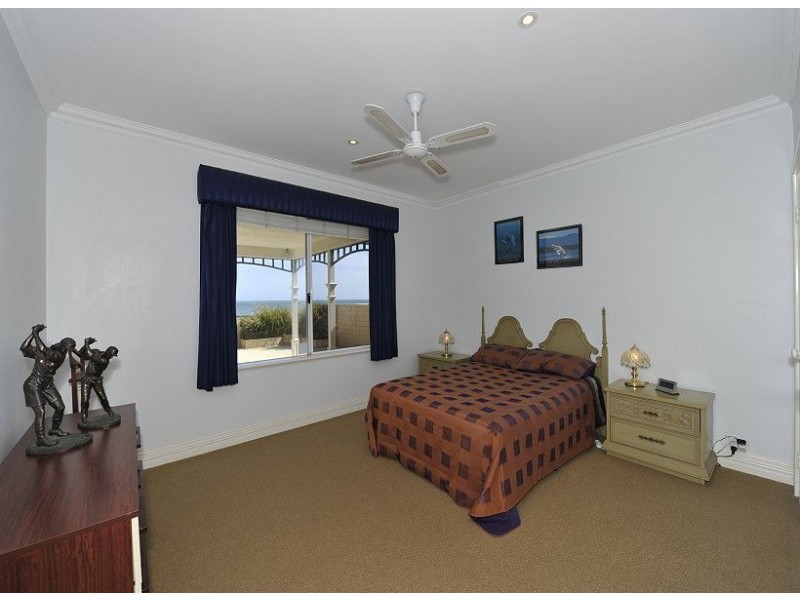 14 Ronsard Drive, San Remo WA 6210