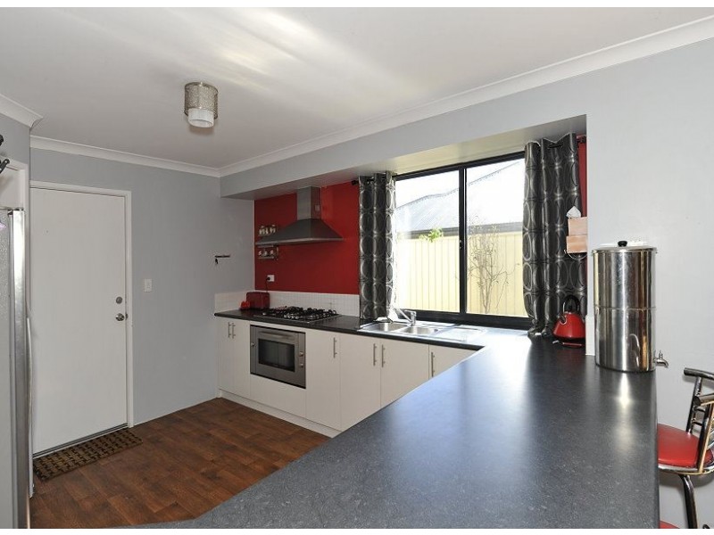 10 Badgerup Avenue, Lakelands WA 6180