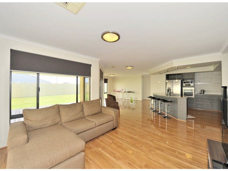 100 Yindana Blvd, Lakelands WA 6180