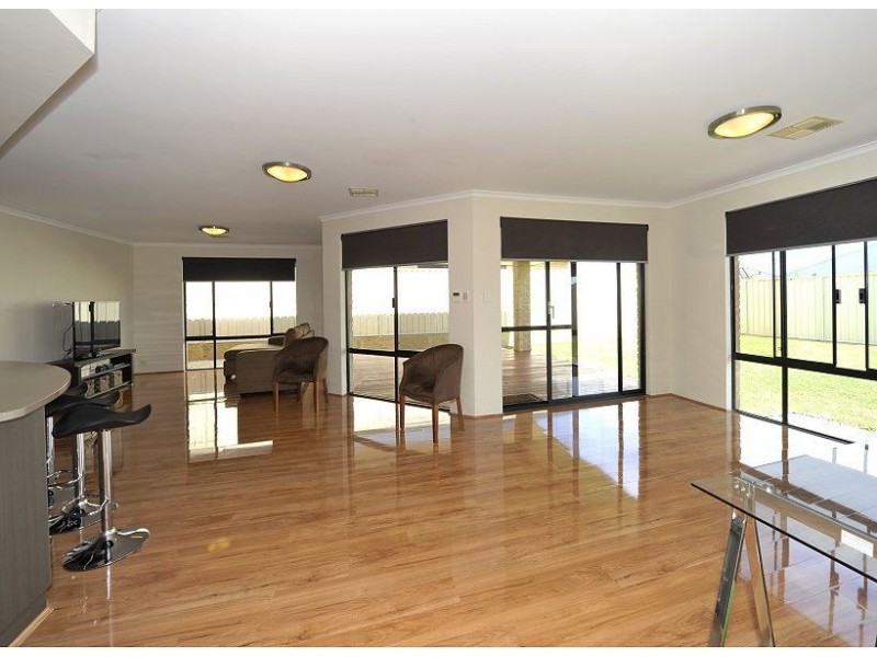 100 Yindana Blvd, Lakelands WA 6180