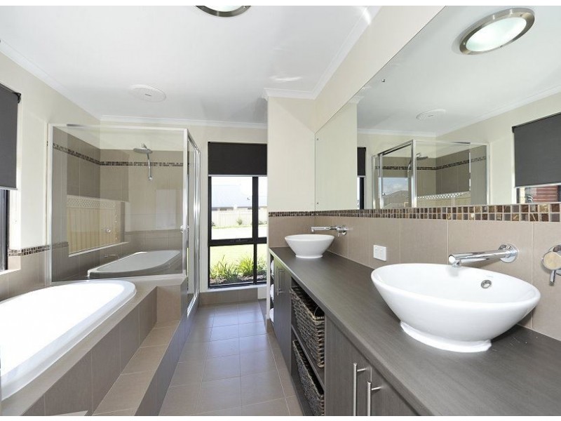 100 Yindana Blvd, Lakelands WA 6180