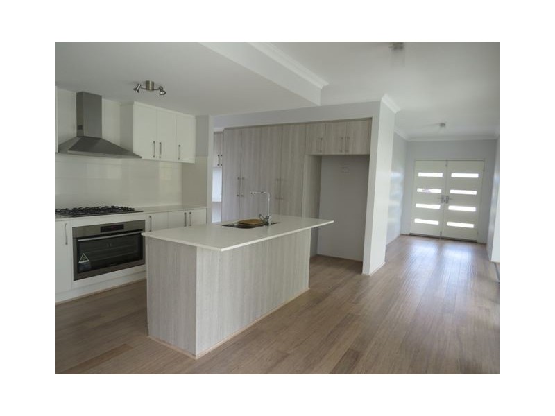 24 Victor Drive, Madora Bay WA 6210