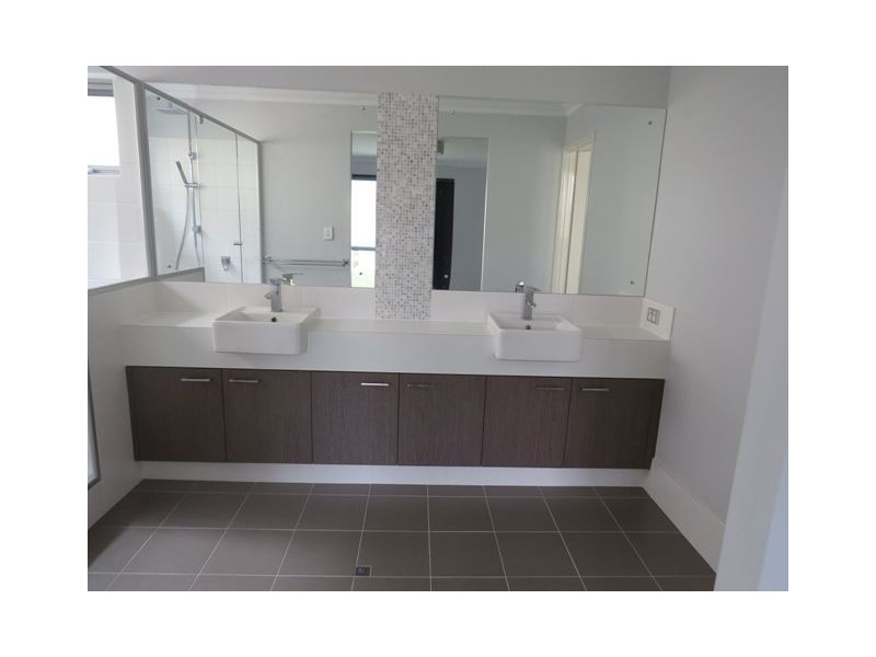 24 Victor Drive, Madora Bay WA 6210