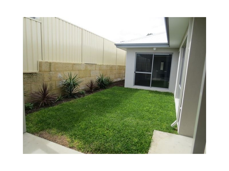 24 Victor Drive, Madora Bay WA 6210