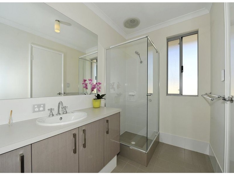 5A Nutans Court, Halls Head WA 6210