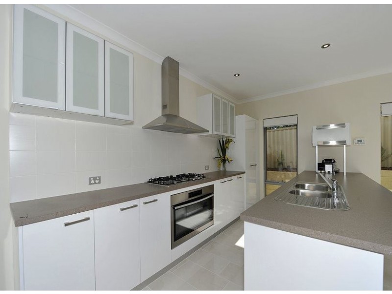 5A Nutans Court, Halls Head WA 6210