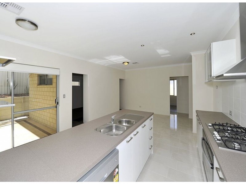 5A Nutans Court, Halls Head WA 6210