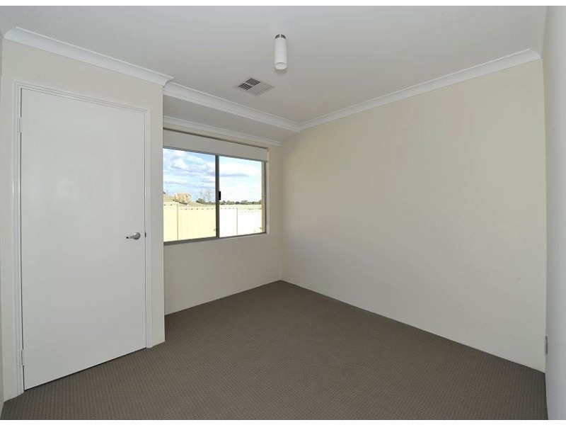 5A Nutans Court, Halls Head WA 6210