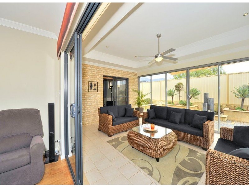 16 Shelduck Way, Dudley Park WA 6210