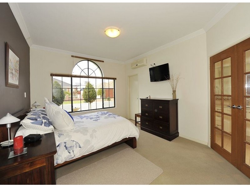 16 Shelduck Way, Dudley Park WA 6210