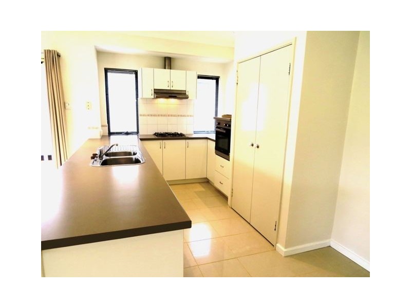 6 Spencer Lane, Meadow Springs WA 6210