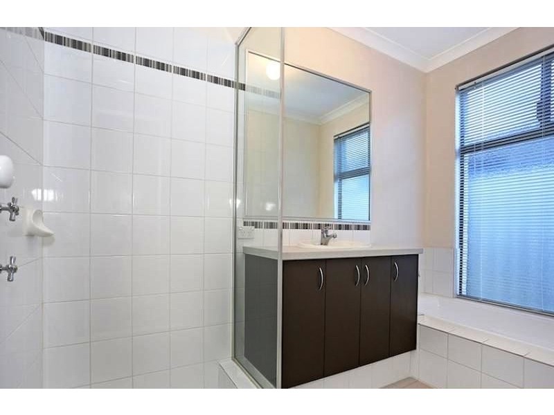 6 Spencer Lane, Meadow Springs WA 6210