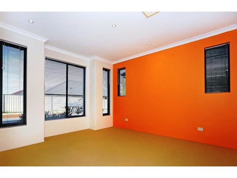 6 Spencer Lane, Meadow Springs WA 6210