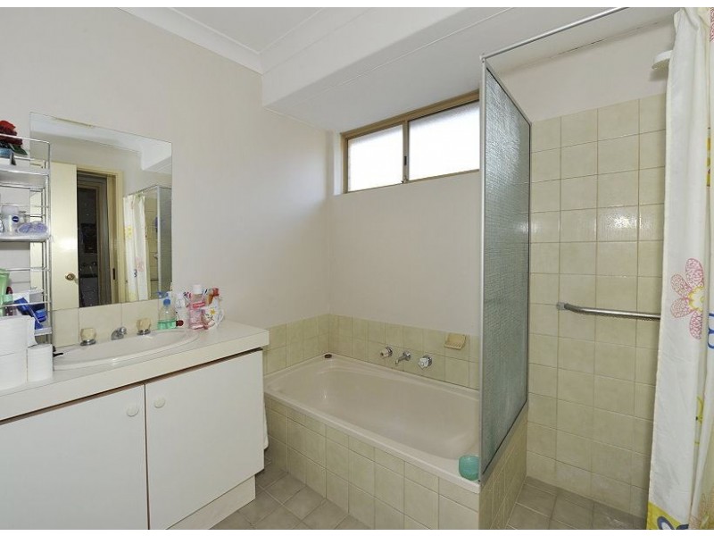 2/1 Gamol Place, Mandurah WA 6210