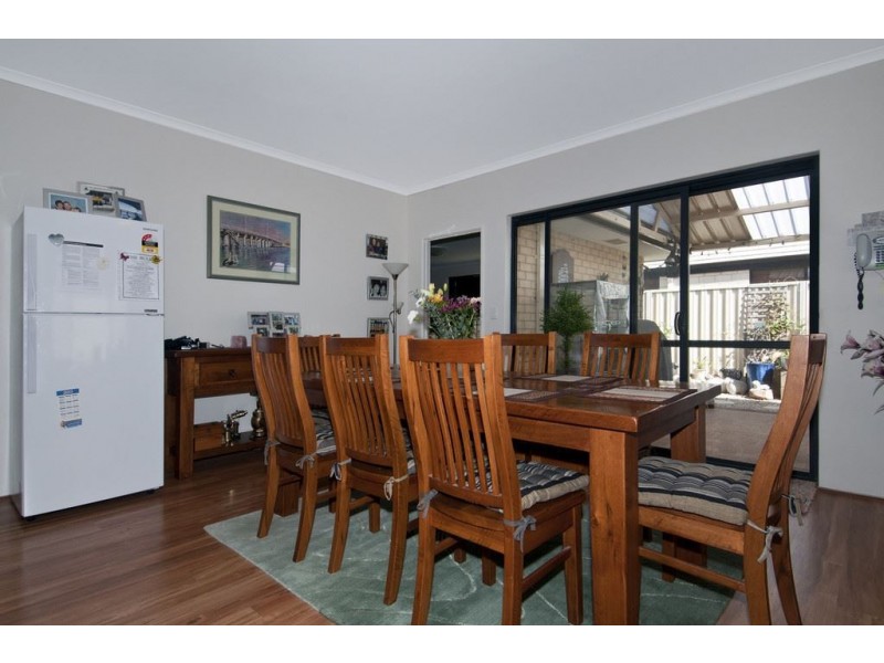 25 Banksiadale Gate, Lakelands WA 6180