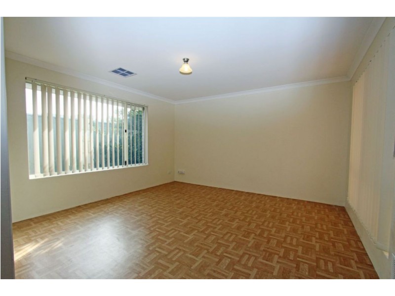 10 Saffron Loop, Falcon WA 6210
