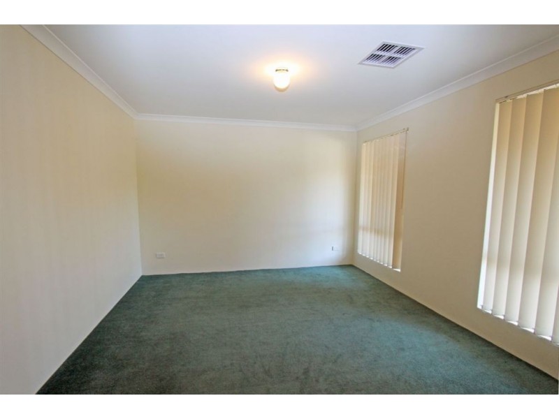 10 Saffron Loop, Falcon WA 6210