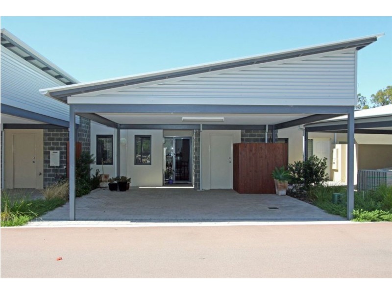 4/44 Oaklands Avenue, Halls Head WA 6210