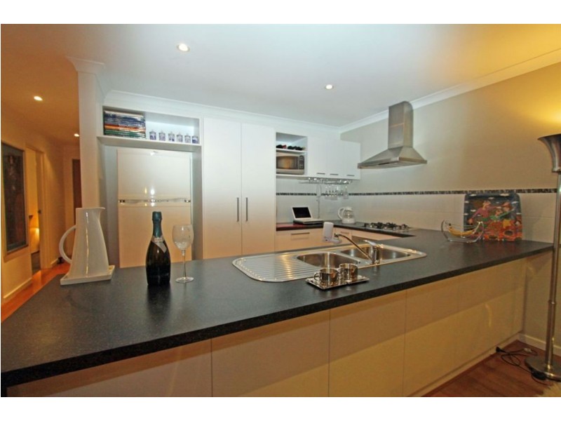 4/44 Oaklands Avenue, Halls Head WA 6210