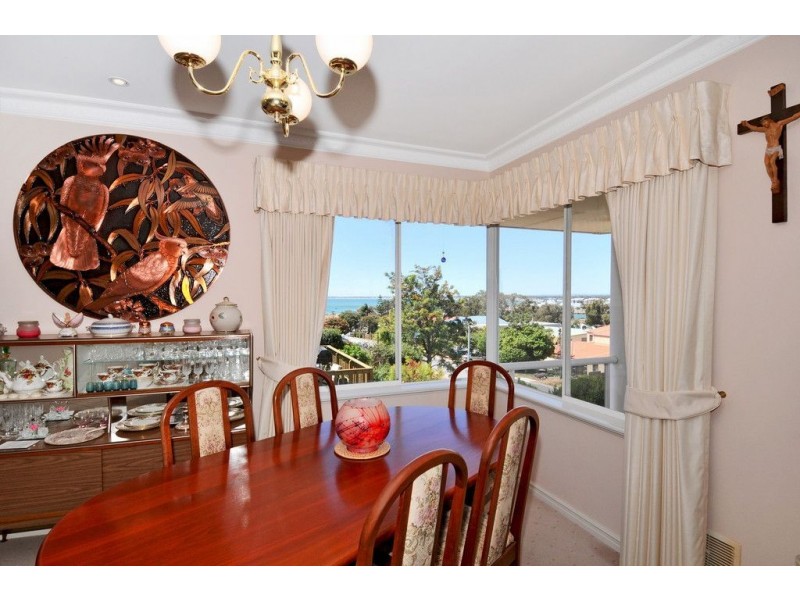 24 Hill Street, Halls Head WA 6210