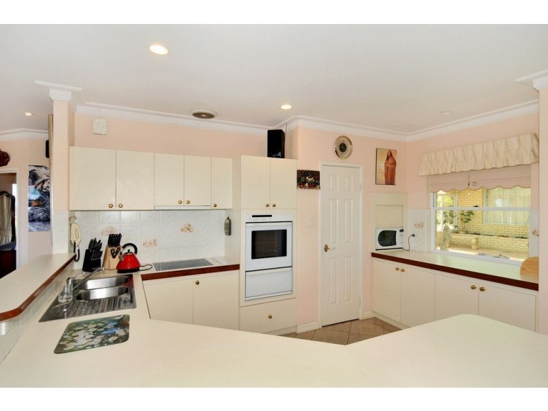 24 Hill Street, Halls Head WA 6210