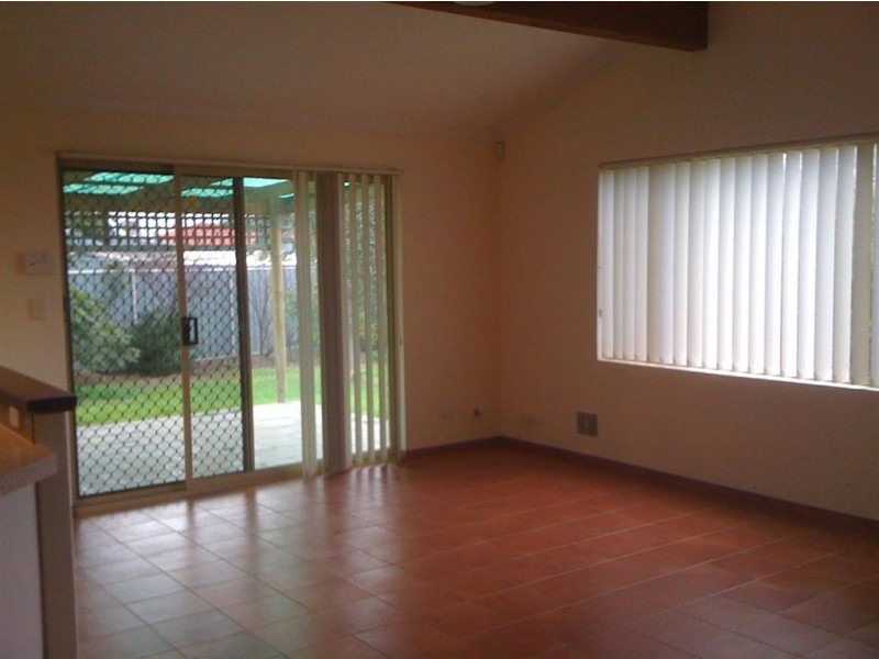 13 Firestone Place, Meadow Springs WA 6210