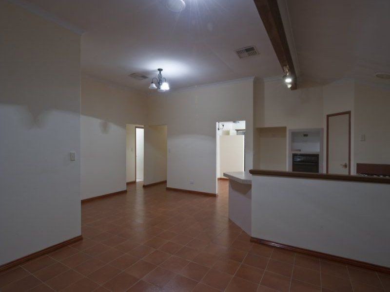 13 Firestone Place, Meadow Springs WA 6210