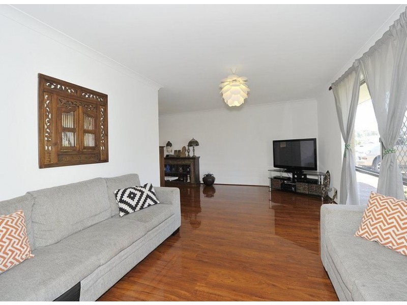 10 Hanson Way, Dudley Park WA 6210