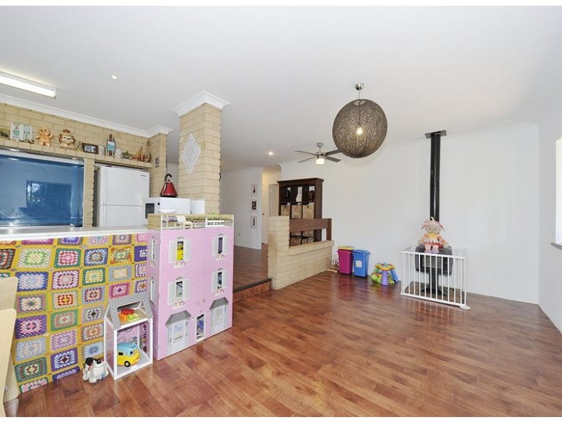 10 Hanson Way, Dudley Park WA 6210