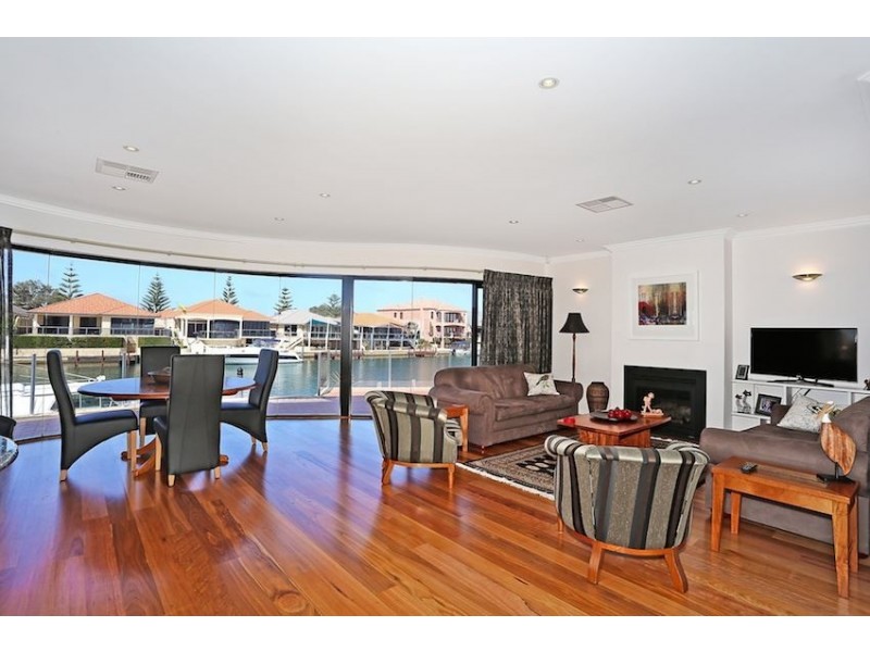 28 Aztec Island Retreat, Halls Head WA 6210