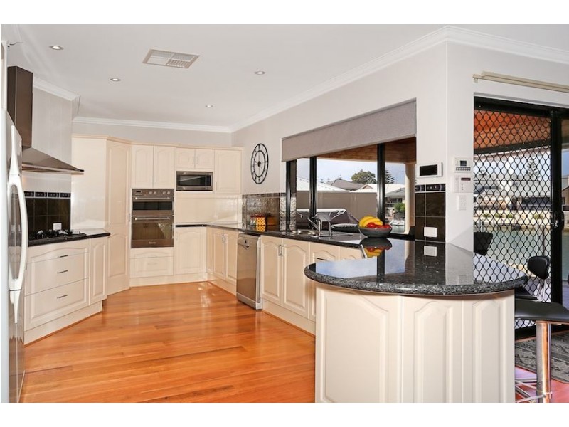 28 Aztec Island Retreat, Halls Head WA 6210