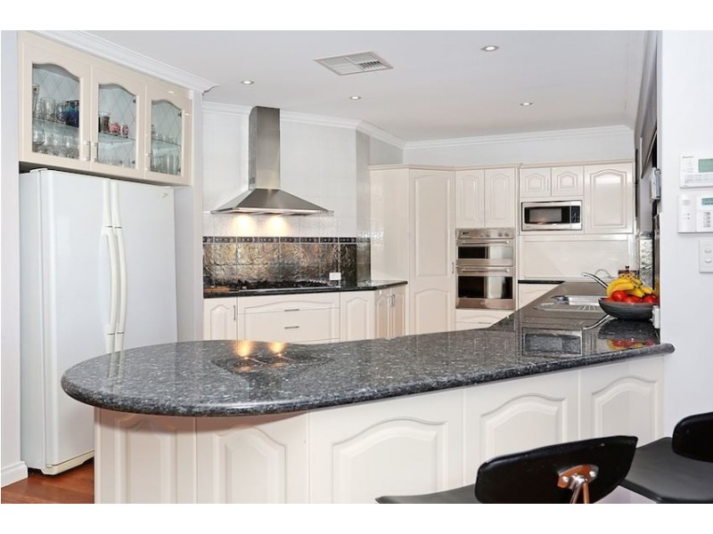 28 Aztec Island Retreat, Halls Head WA 6210