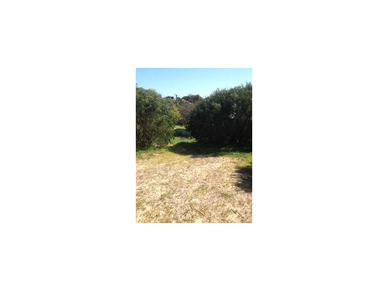 16 Southern Road, Preston Beach WA 6215