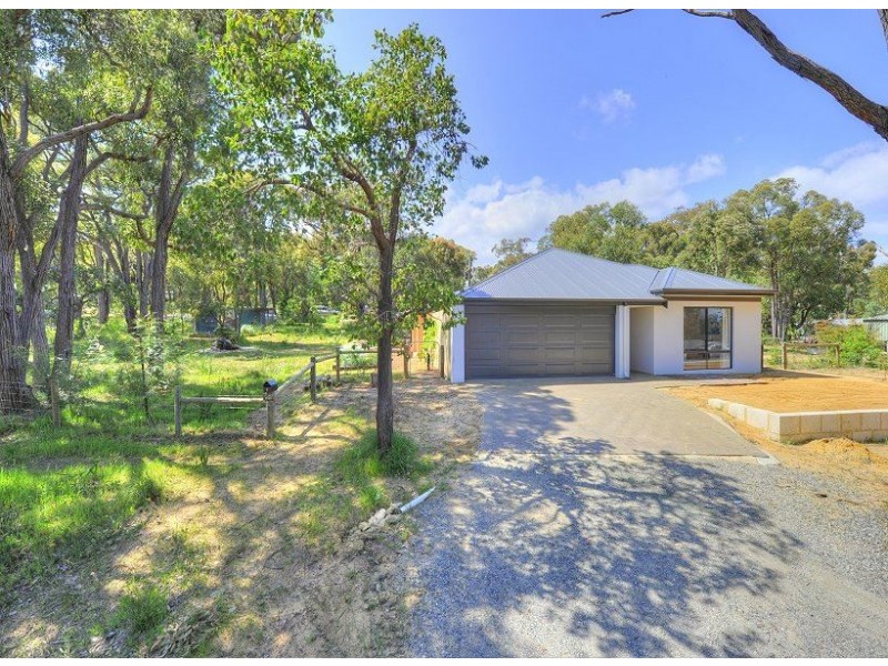 1 Williams Place, Waroona WA 6215