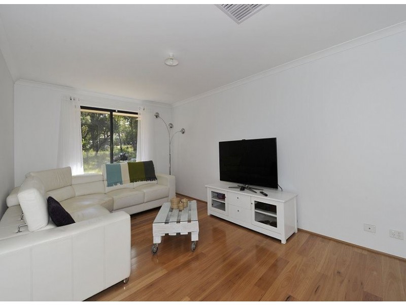 1 Williams Place, Waroona WA 6215