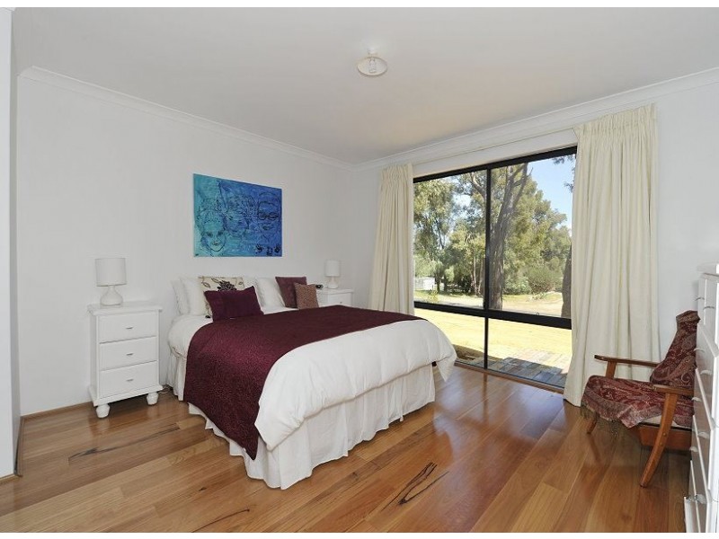 1 Williams Place, Waroona WA 6215