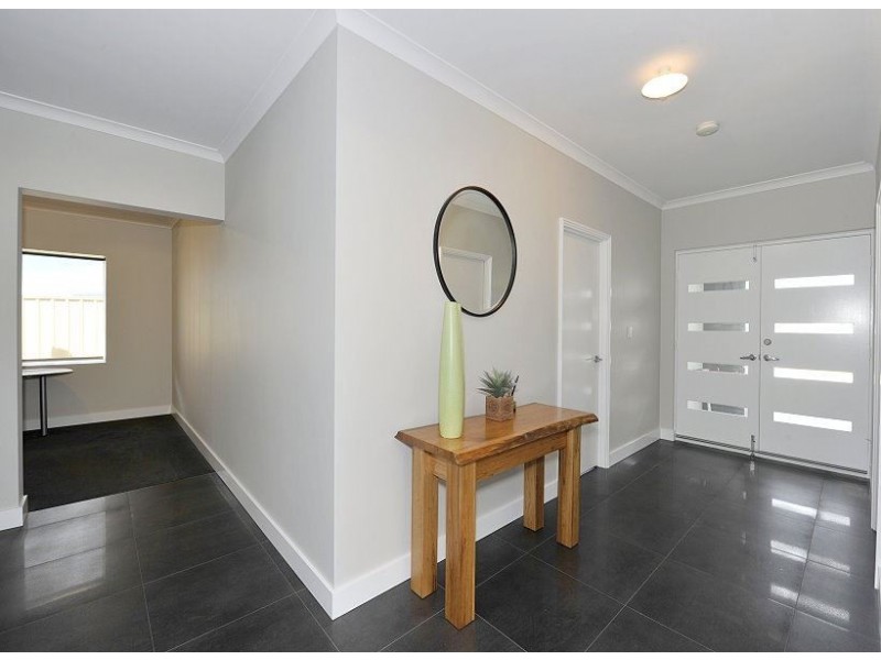 19 Chieftain Pass, Madora Bay WA 6210