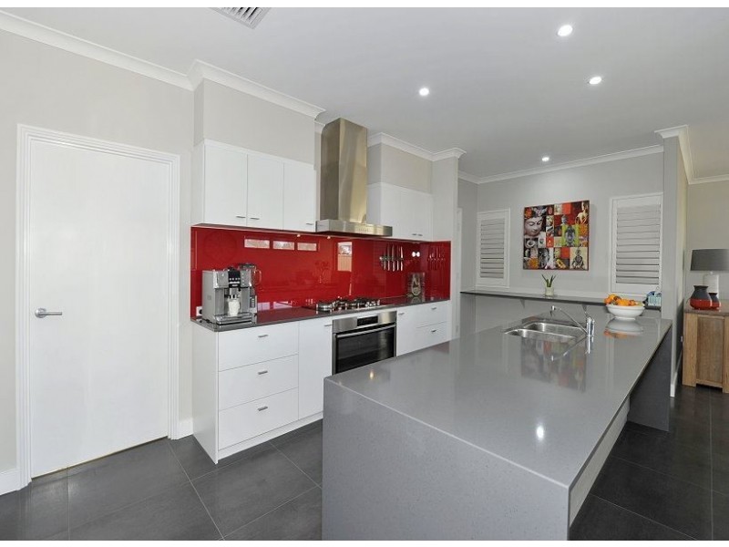 19 Chieftain Pass, Madora Bay WA 6210