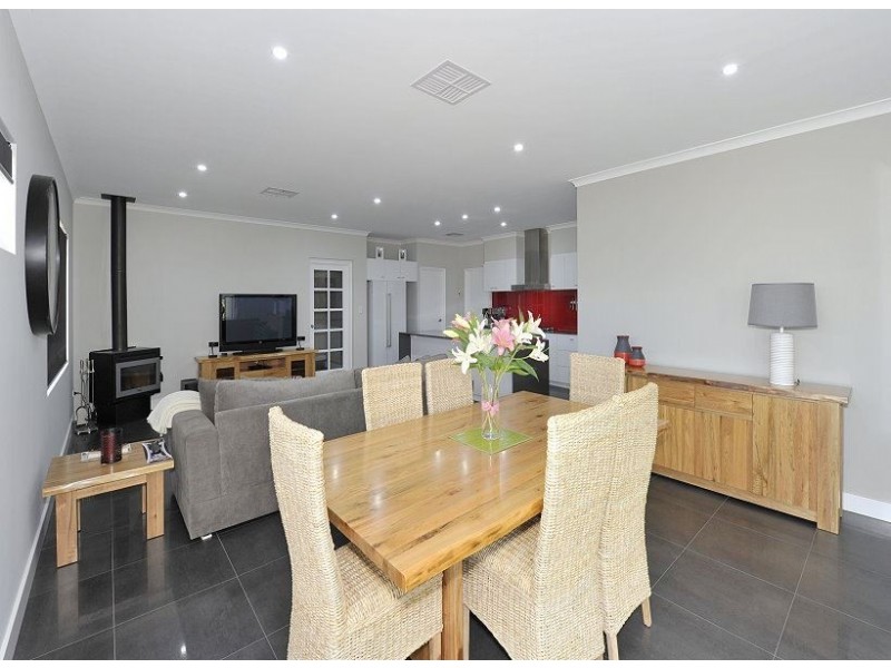 19 Chieftain Pass, Madora Bay WA 6210